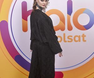 Monika Miller przyszła na premierę i się zaczęło. Tylko spójrzcie na jej nogi!