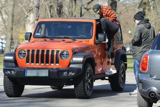 Kuba Wojewódzki nie potrafi zejść z samochodu 
