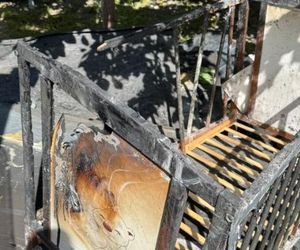 Rodzina z dwultenim synkiem straciła wszystko. Pożar wybuchł podczas remontu dachu