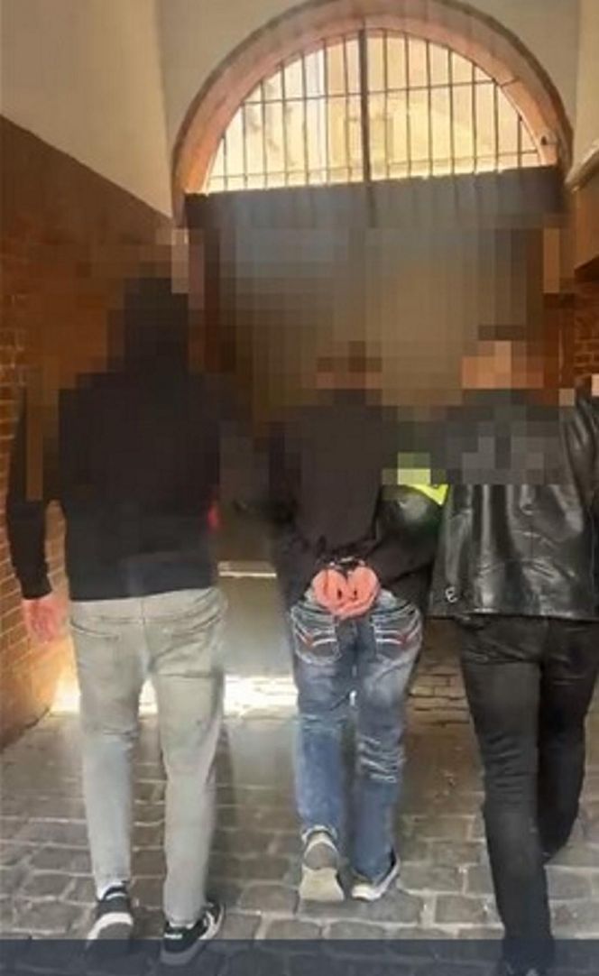 Wrocław. 39-latka i jej synek napadnięci na tle narodowościowym. Sprawca groził im bronią [ZDJĘCIA].