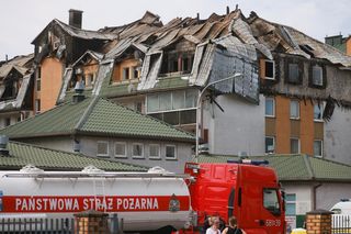 Wielki pożar w Ząbkach. Mieszkańcy wracają po najważniejsze rzeczy. Śledztwo trwa