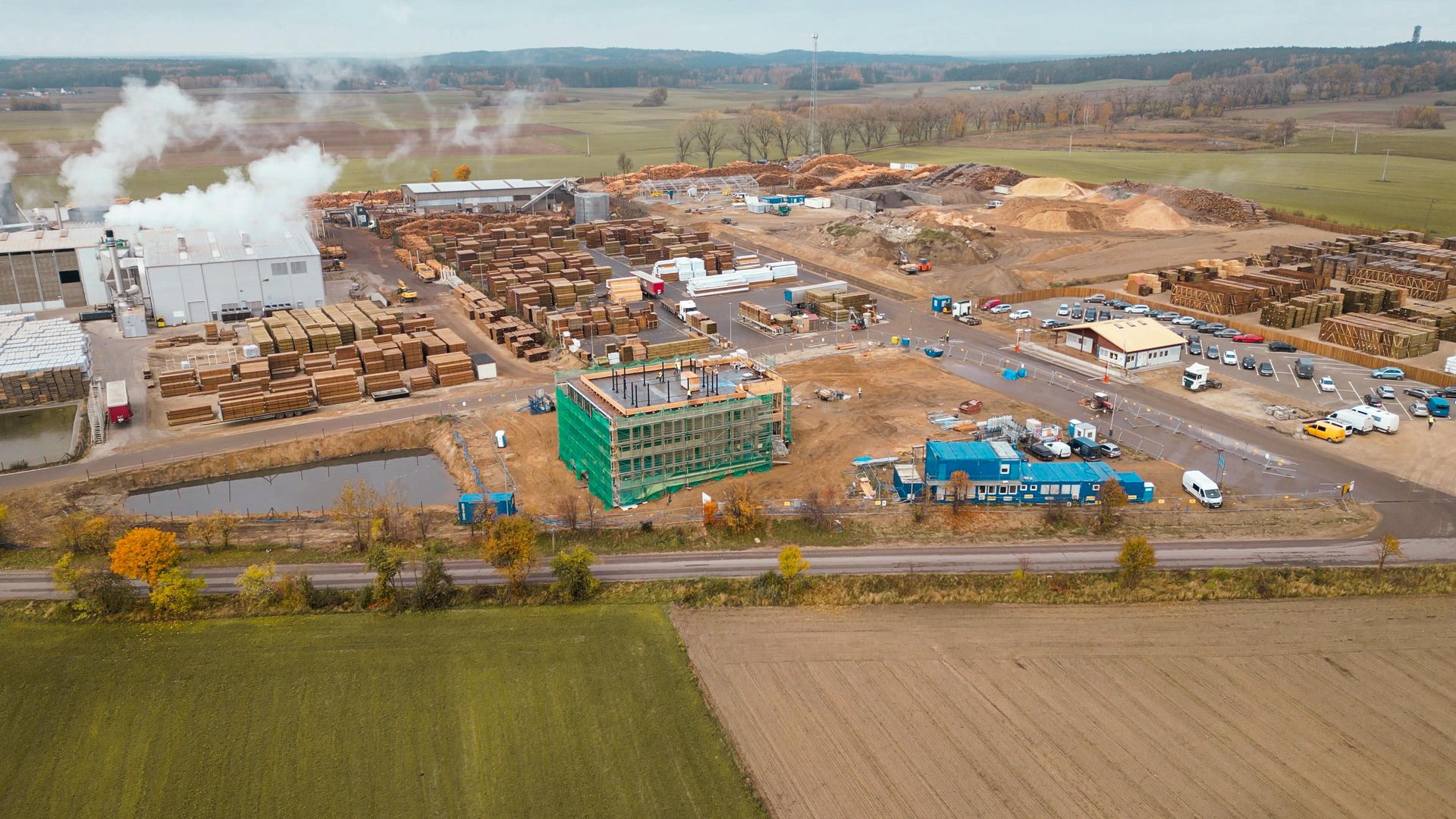 Drewniany biurowiec w Wielu