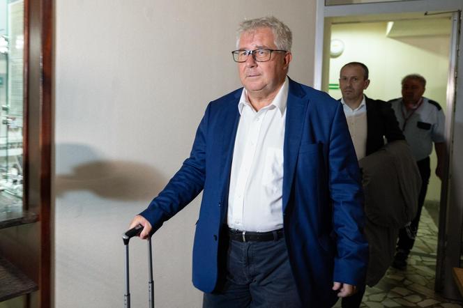 Ryszard Czarnecki i jego żona z zarzutami. Chodzi o korupcję 