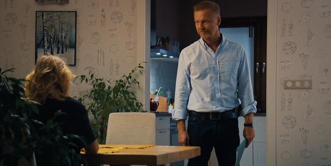 M jak miłość odc. 1701. Julia (Marta Chodorowska), Andrzej Budzyński (Krystian Wieczorek)