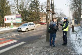 Policja zachęca do noszenia odblasków