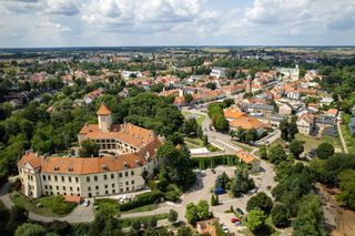 To najdłuższy rynek w całej Europie! Znajduje się tylko 60 km od Warszawy i był tu Napoleon Bonaparte