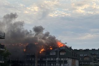 Pożar bloku mieszkalnego w Ząbkach 