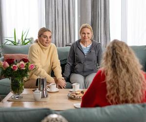 Przyjaciółki 23 sezon odc. 267. Anka (Magdalena Stużyńska), Inga (Małgorzata Socha), Patrycja (Joanna Liszowska)