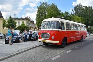 Zabytkowy ogórek wyrusza w trasę po Białymstoku. Pokaże go telewizja