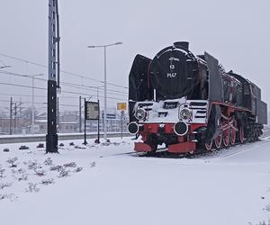 Zima w Świętokrzyskiem. Skarżysko-Kamienna w białym puchu. Zobacz zdjęcia