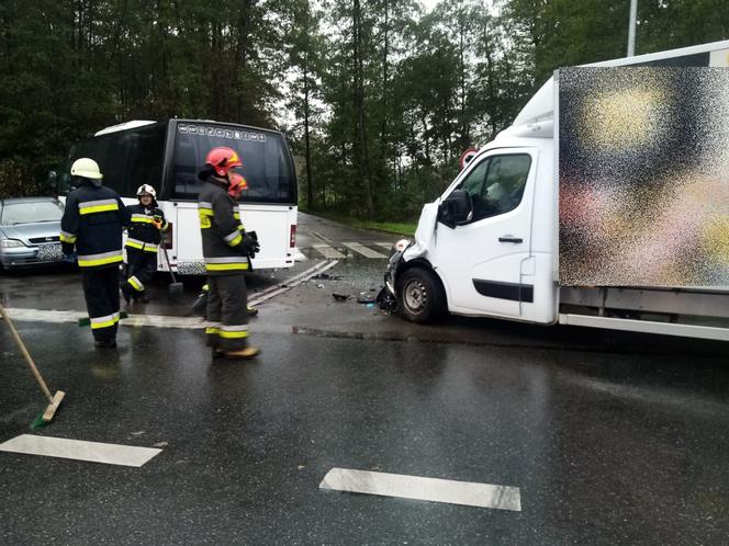 Nowe Żukowice. Kierowca busa wymusił pierwszeństwo. Przewoził dzieci 