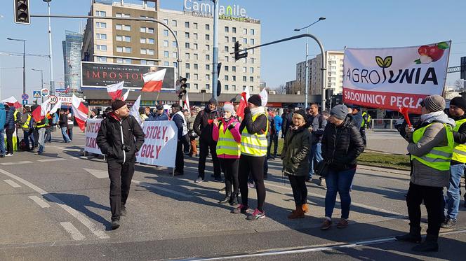 Protest rolników na Placu Zawiszy w Warszawie