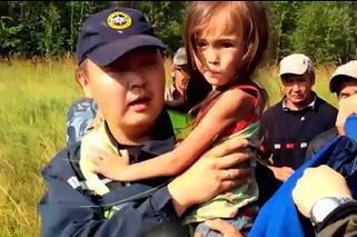 Szczeniak ocalił 3-letnią dziewczynkę! Dzięki niemu przetrwała 11-dni w syberyjskim lesie! [WIDEO]