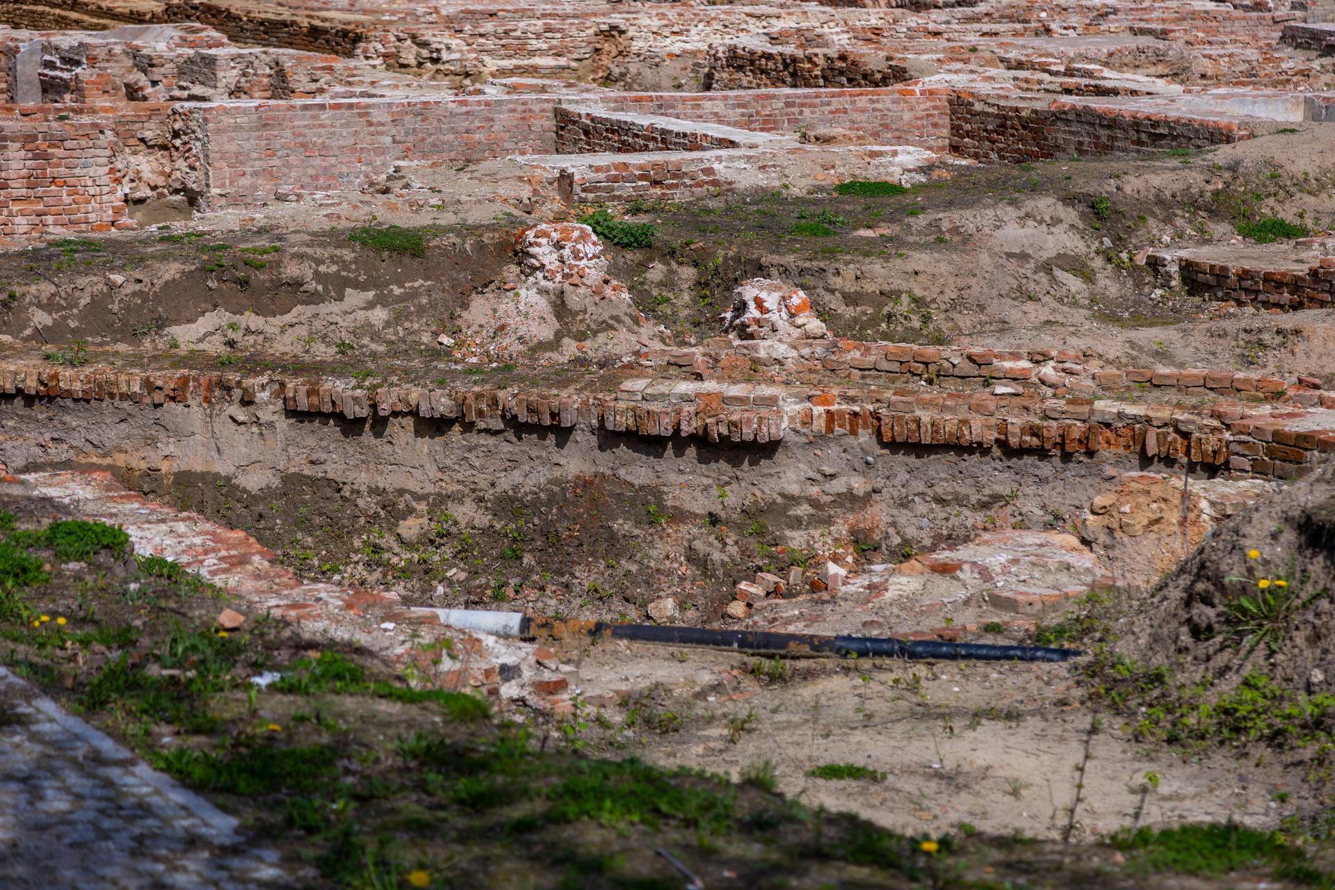 Prace archeologiczne, pałac Saski