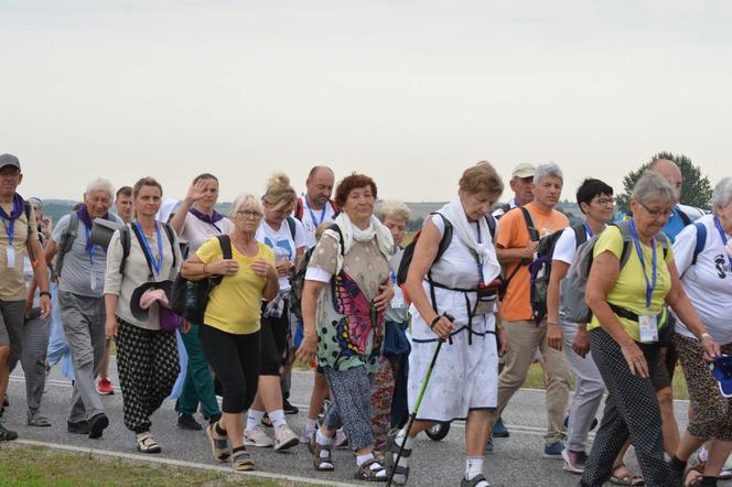 Śpiewający dzień lubelskich pątników na szlaku do Jasnej Góry!