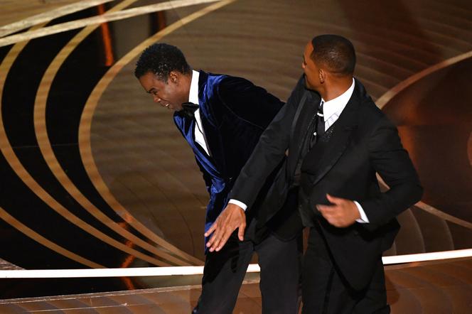 Oscary 2022: Will Smith UDERZYŁ Chrisa Rocka na scenie. Ustawka, czy autentyk?
