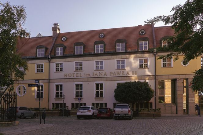 Hotel im. Jana Pawła II we Wrocławiu