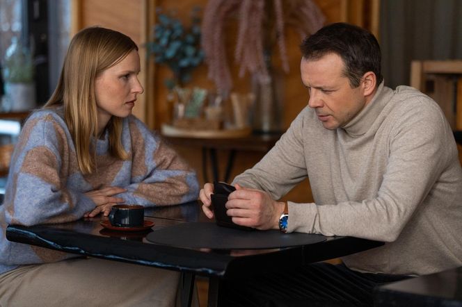 Barwy szczęścia, odcinek 3196. Jagoda Redlińska (Karolina Rzepa), Bruno (Lesław Żurek)