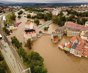 Powódź 2024 w Kłodzku. Miasto tonie, ogrom tragedii widać na zdjęciach z lotu ptaka