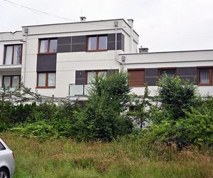 Przyszedł pod nowy dom Andrzeja Dudy w Krakowie, chciał jednego! Pan Robert przyniósł książkę