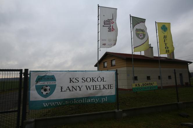 Zwędzili nam boisko