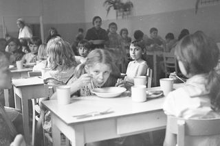 QUIZ PRL. Smaki lata w PRL-u: Czy pamiętasz letnie przysmaki swojego dzieciństwa?