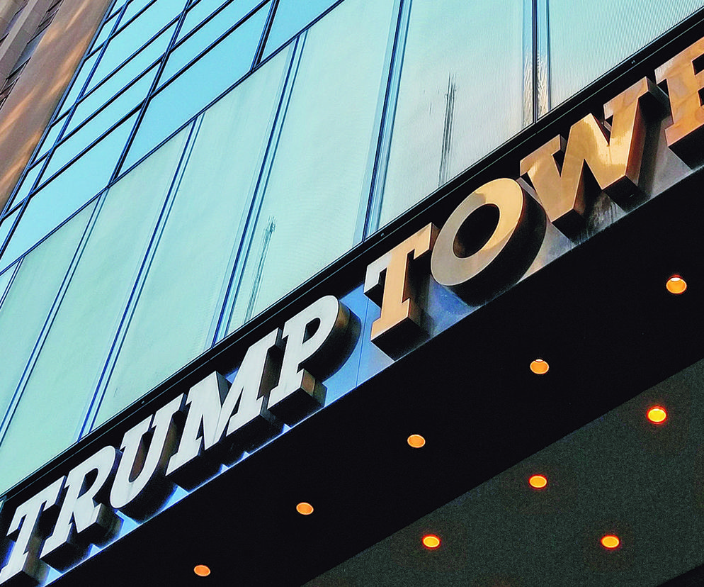 Wzywa milion patriotów by ocalić Trump Tower