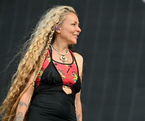 Żona Roberta Trujillo kontynuuje karierę muzyczną. Chloe Trujillo wydała nową piosenkę