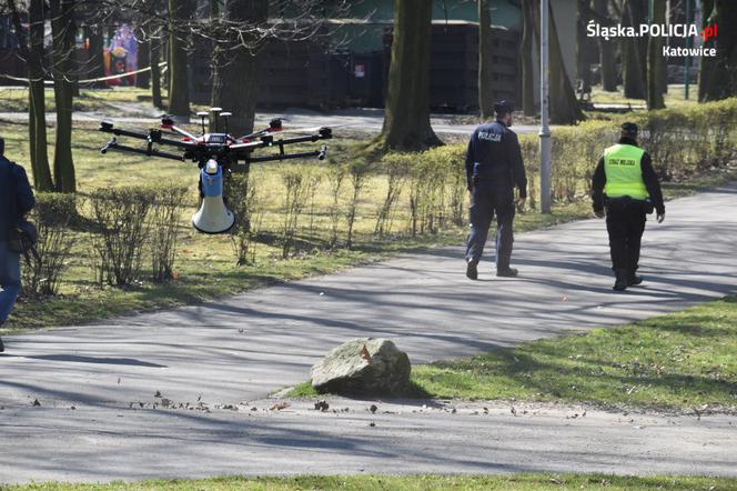 Nowa broń katowickiej policji w walce z nielegalnymi spacerowiczami [ZDJĘCIA]