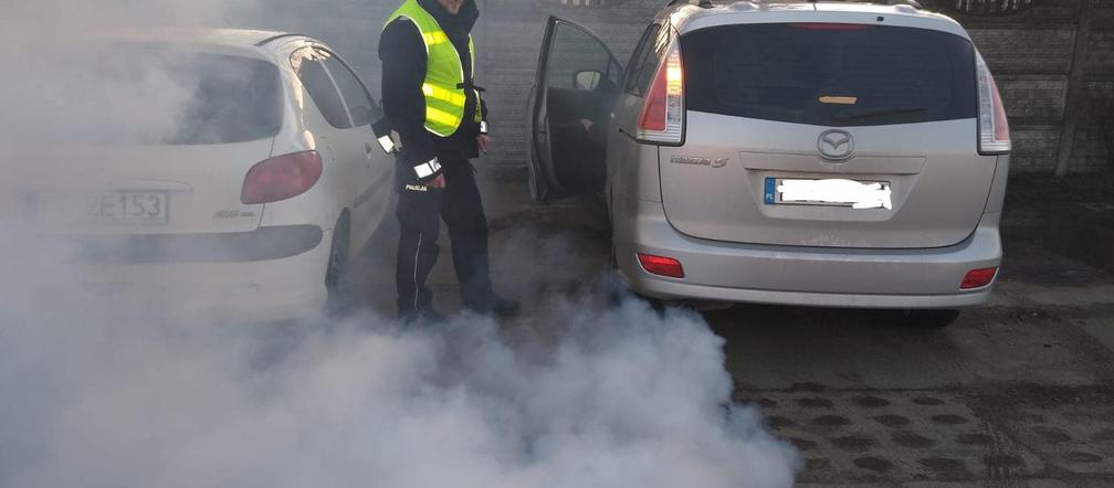 Kłęby dymu na Wichrowej! „To mazda na eko groszek?”
