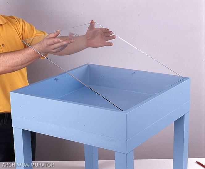 Jak zrobić mały stolik z gablotką