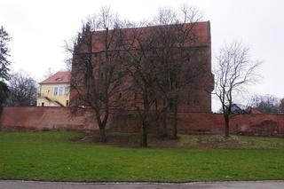 W Olsztynie były trzy bramy obronne. Z niektórych pozostały tylko ruiny