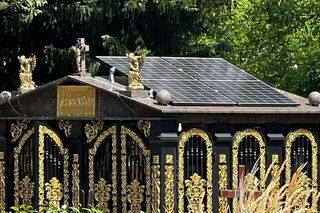 Najnowocześniejszy grobowiec w Polsce. W Katowicach marmurowa kaplica z... fotowoltaiką!