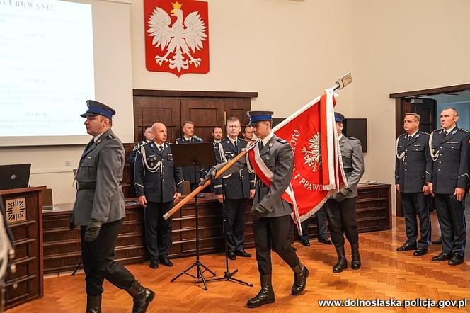 Nowi funkcjonariusze we Wrocławiu. Ponad połowa to policjantki! [ZDJĘCIA]