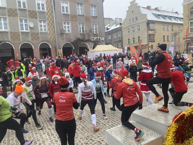 Bieg Mikołajów w Olsztynie 2023. Kilkaset osób pobiegło dla dzieci. Zobaczcie zdjęcia!