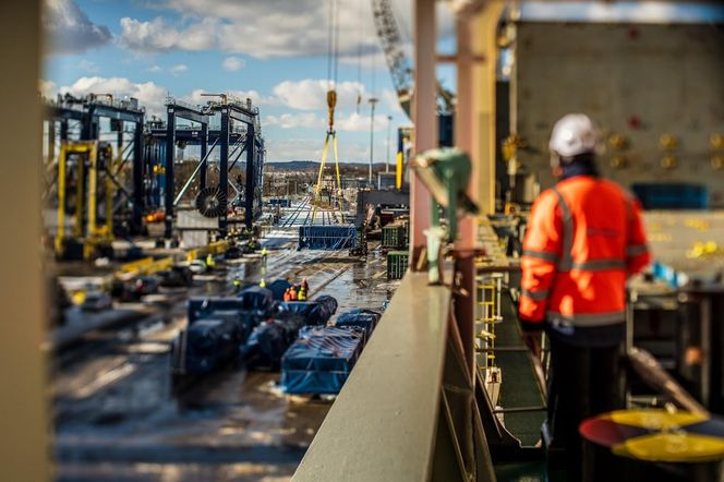 Duża tarcza TBM już jedzie na plac budowy w Małopolsce