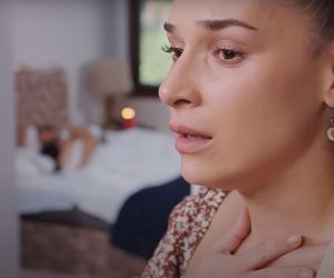 Sila ucieka Alperowi i przyłapuje Kuzeya w łóżku z Bahar. 