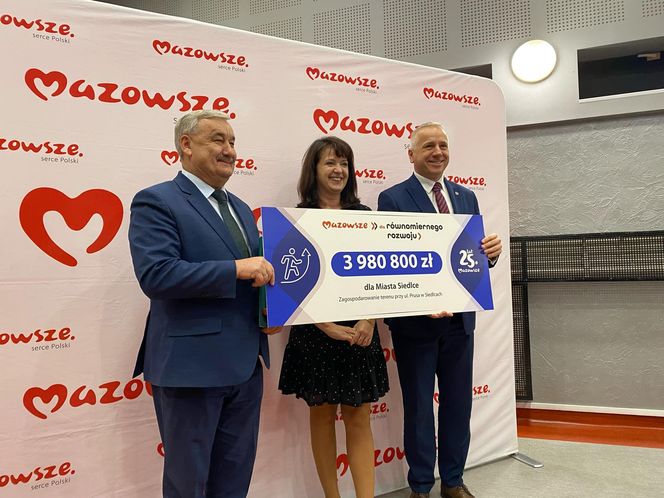 Mazowsze przekazało blisko 30 mln zł na inwestycje w powiecie siedleckim