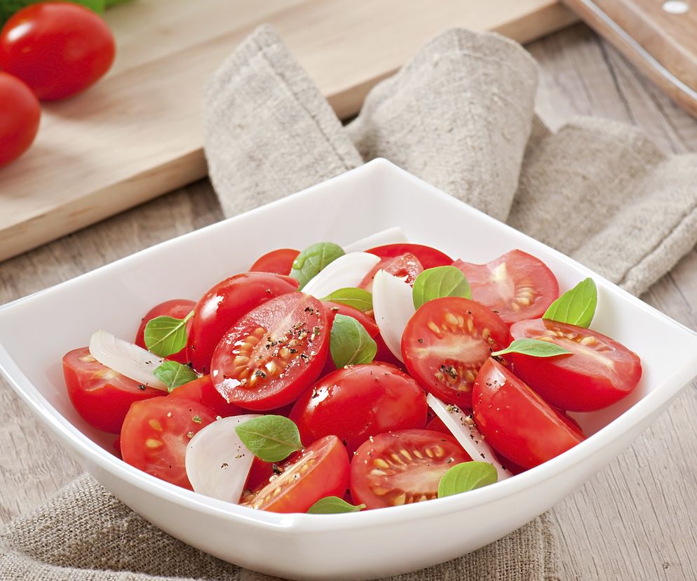 Turecka sałatka z pomidorów i papryki