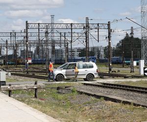 Kontrolowane zderzenie pociągu z osobówką