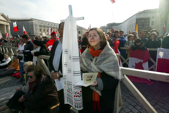 Tak wyglądał pogrzeb Jana Pawła II w Watykanie