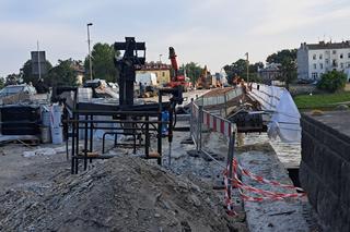 Nowa organizacja ruchu w rejonie mostu Dębnickiego. Rusza kolejny etap remontu przeprawy oraz przebudowy ulic Kościuszki i Zwierzynieckiej