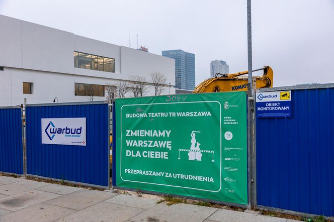 Trwa przebudowa części dawnego Placu Defilad w plac Centralny