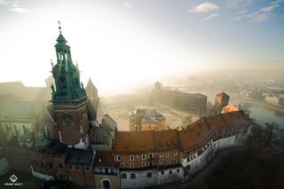 Te ujęcia pokazują, czym oddychamy w ostatnich dniach w Krakowie. Zobacz miasto tonące w smogu [ZDJĘCIA]