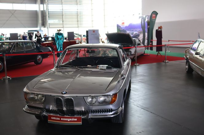 Retro Motor Show rozpoczęte! Wyjątkowe samochody na MTP!