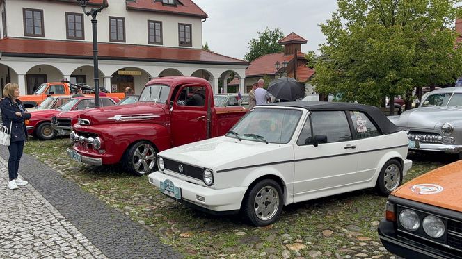 Zlot Zabytkowych Samochodów w Nowym Sączu 