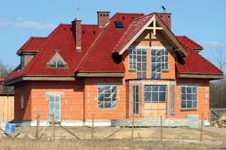 Zamontuj okna przed zimą – jakie sposoby montażu są możliwe, jakie optymalne