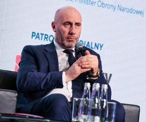 Adam Leszkiewicz nowym prezesem PGZ. Kim jest następca Trofiniaka? Lead: