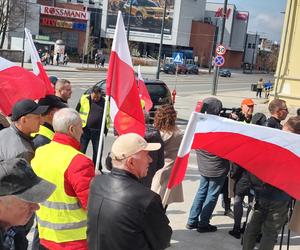 Protest rolników w Olsztynie. Nie zgadzają się importowi ukraińskiego zboża do Polski [ZDJĘCIA]