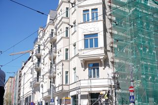 Przebudowa kamienicy znajdującej się na rogu ulic Szkolnej i Podgórnej